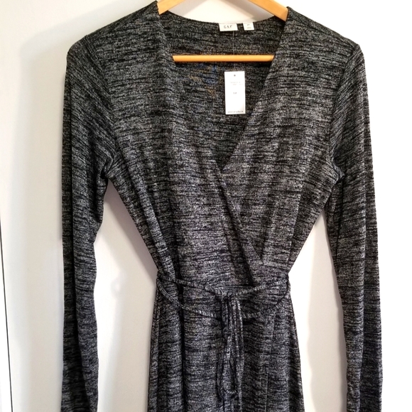 NWT Gap Wrap dress - Picture 2 of 9